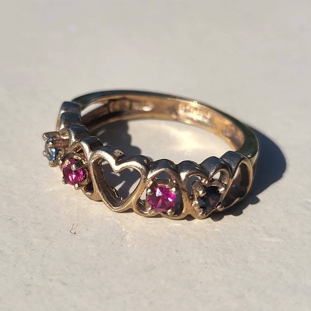 Vintage Gold Tone Heart Band Ring S 6.5 Pink Blue Purple Stones